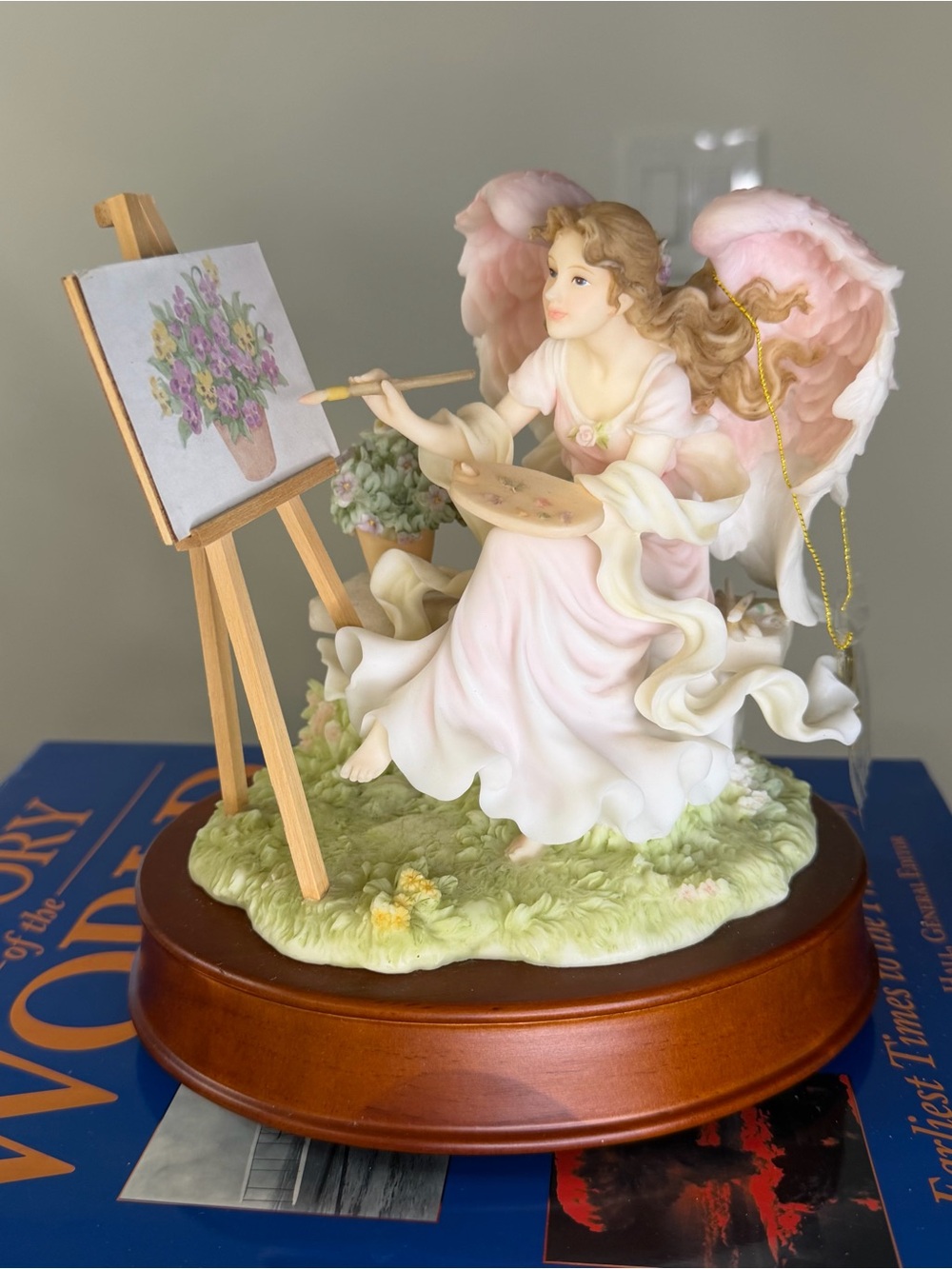 Seraphim classics Andrea Angel Figurine Painter Sculpture- music box Roman Inc